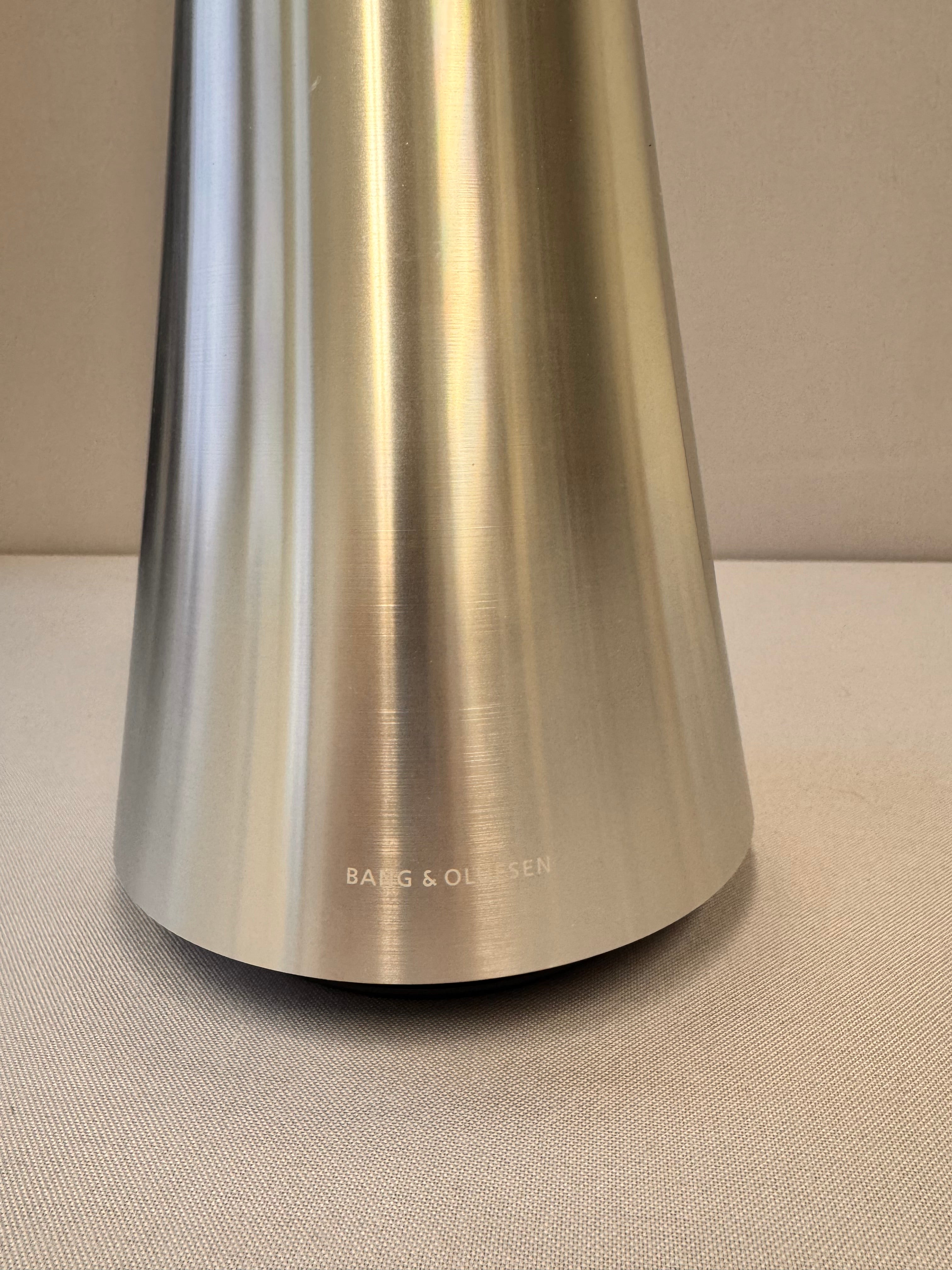 Bang & Olufsen Beosound 1 ja telakka - vaihtolaite-Huippulöytö