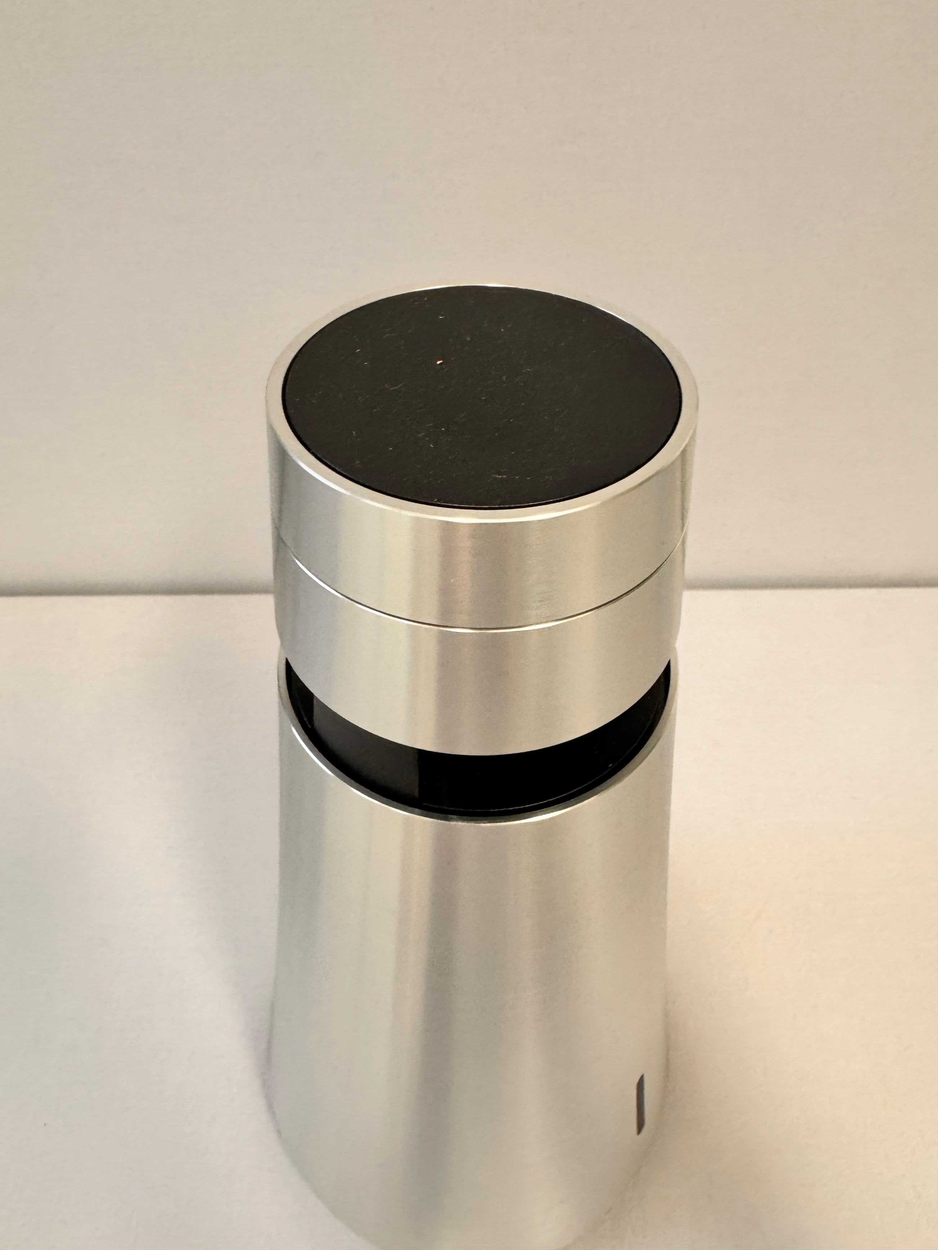 Bang & Olufsen Beosound 1 ja telakka - vaihtolaite-Huippulöytö