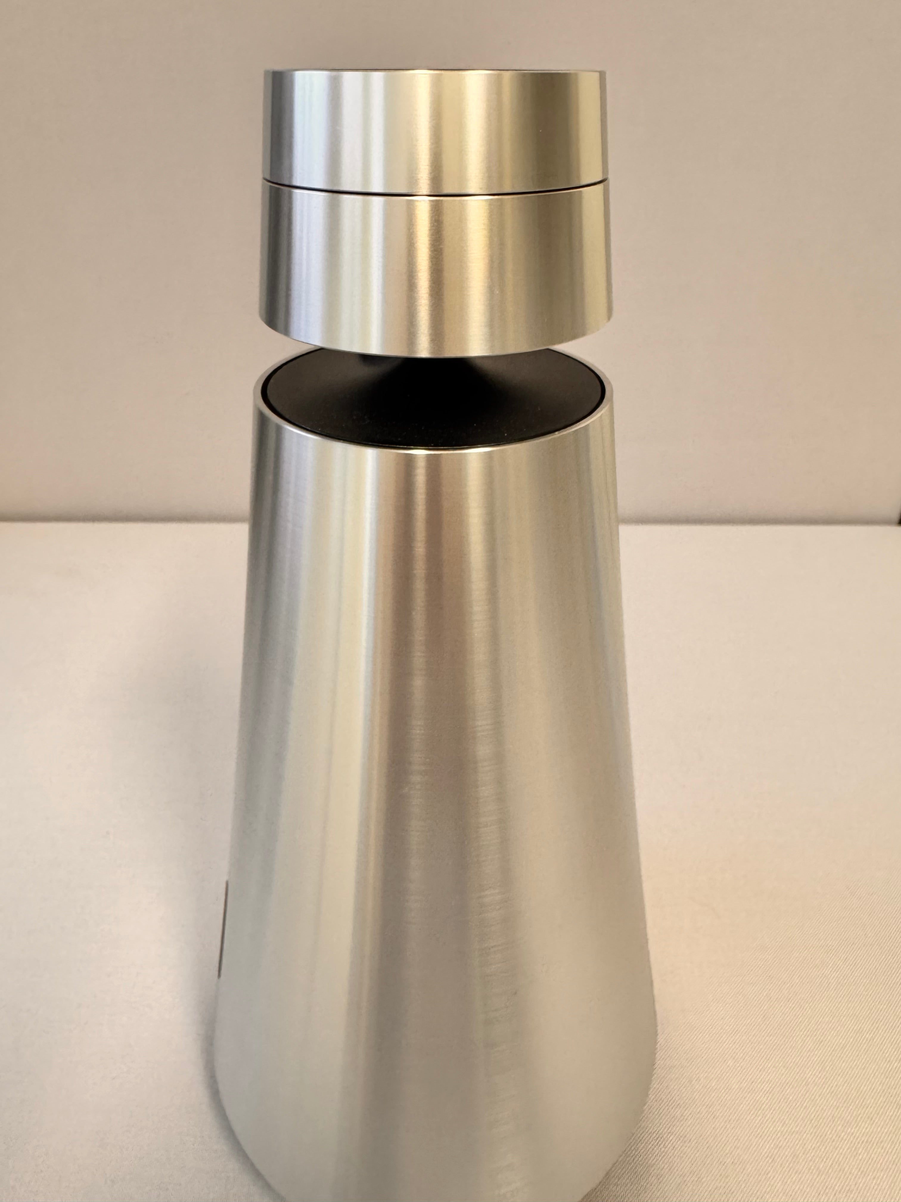 Bang & Olufsen Beosound 1 ja telakka - vaihtolaite-Huippulöytö