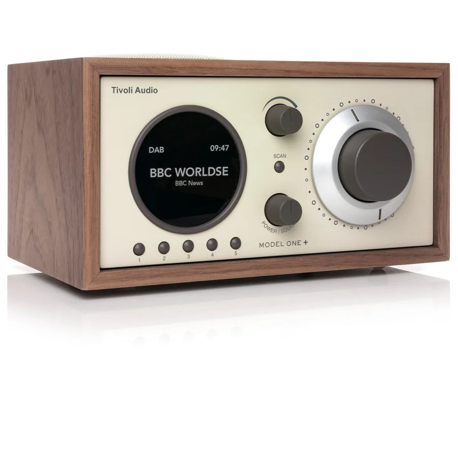 Tivoli Audio Model One+ – Klassikkoradion uusi digitaalinen aikakausi