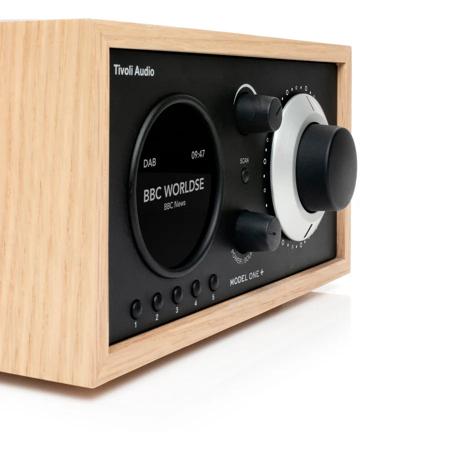 Tivoli Audio Model One+ – Klassikkoradion uusi digitaalinen aikakausi