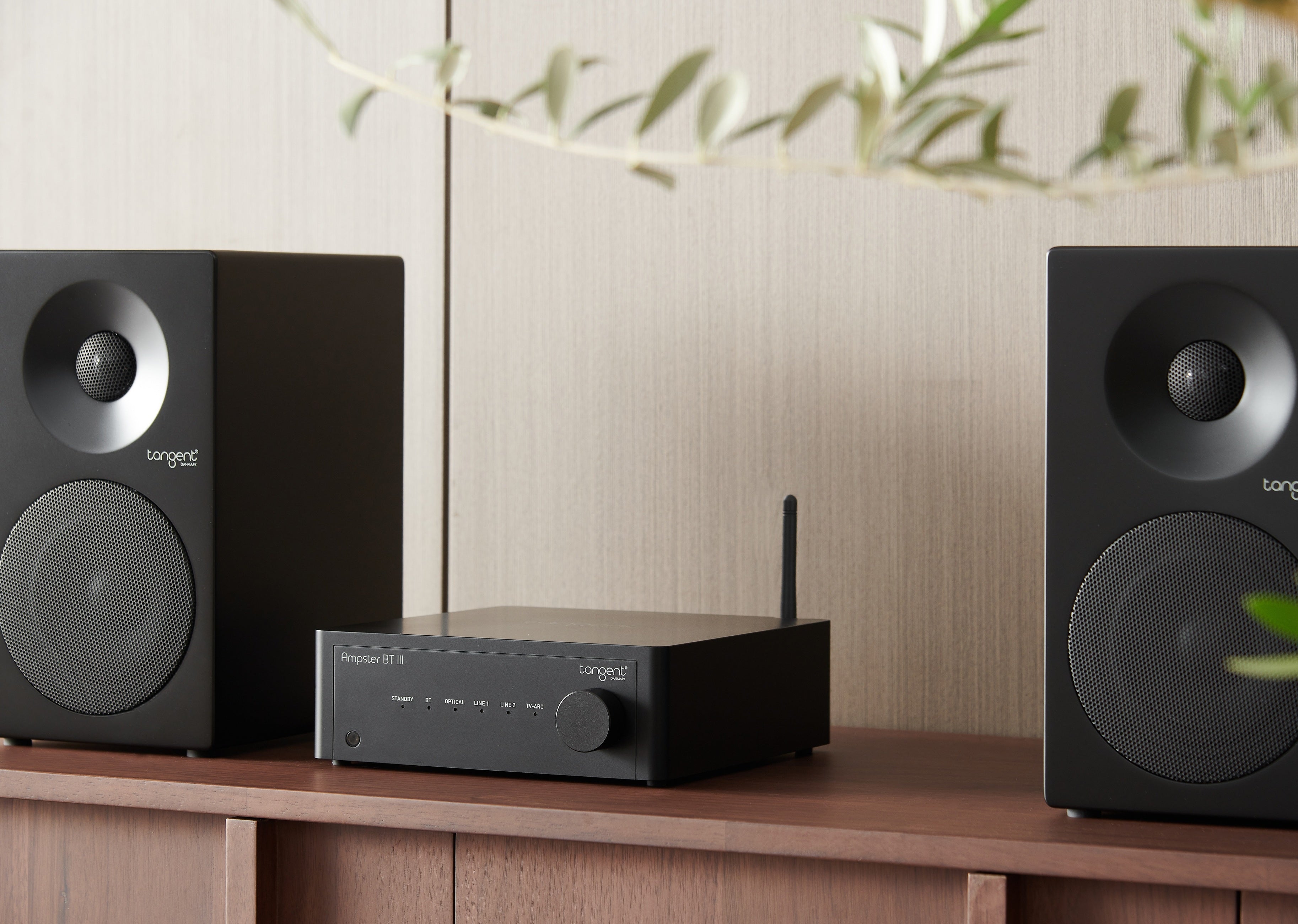 Tangent Ampster BT III – kompakti vahvistin monipuolisilla ominaisuuksilla