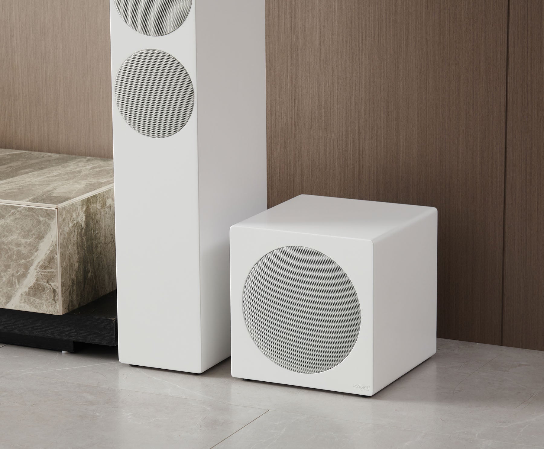 Tangent Spectrum II XSW8 – aktiivisubwoofer tarkalla, korkearesoluutioisella bassotoistolla