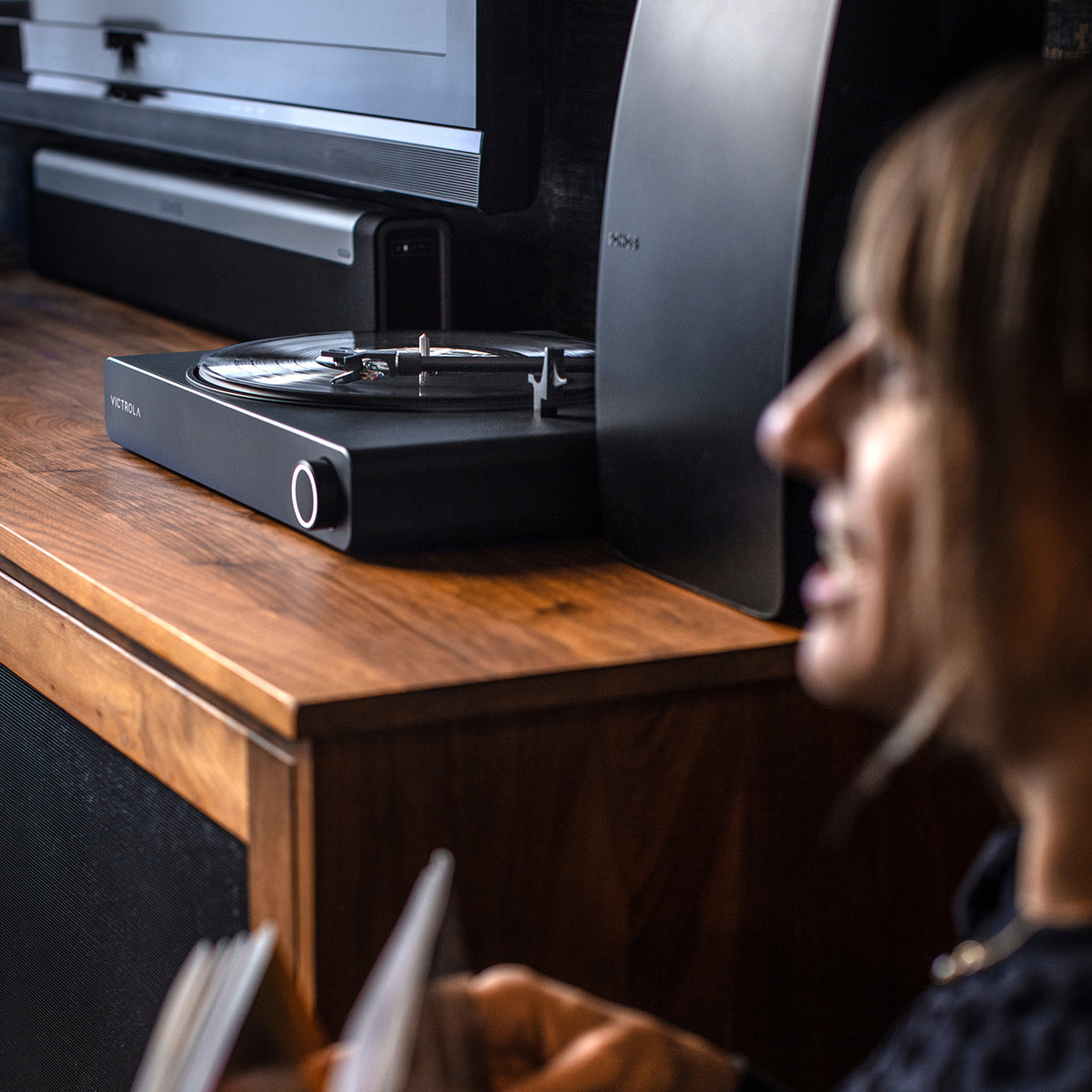 Victrola Stream Onyx Vinyylisoitin - Sonos-yhteensopiva levysoitin moderniin kotiin