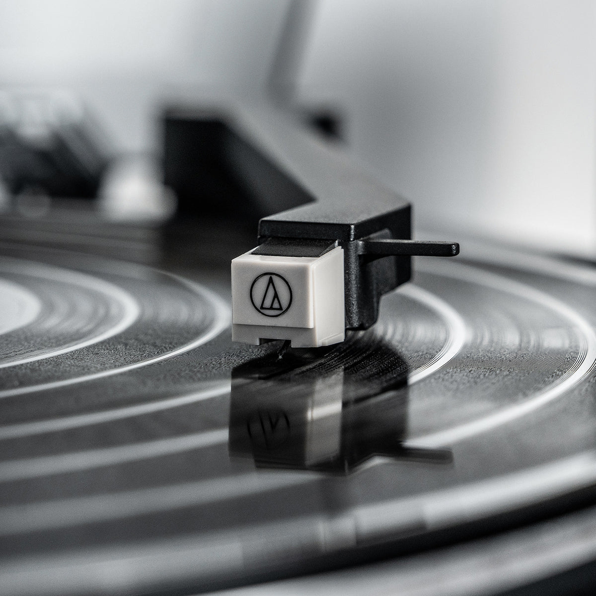 Victrola VPT-800 Automaattinen Levysoitin - Aito Vinyylielämys