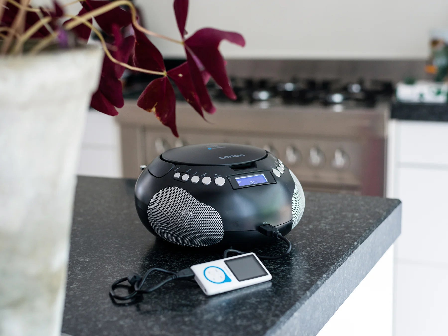 Lenco SCD-331 – Kompakti CD-radio Bluetoothilla