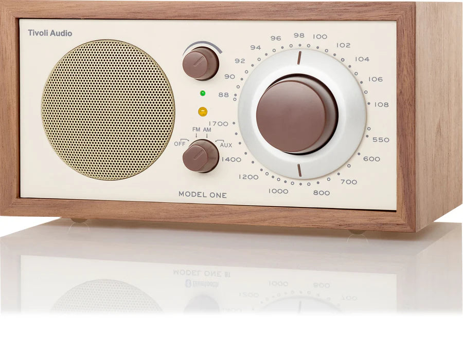 Tivoli Audio Model One – Ajaton analoginen radiolegenda