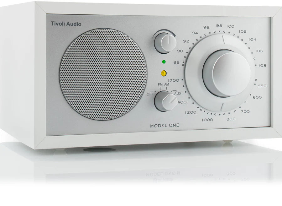 Tivoli Audio Model One – Ajaton analoginen radiolegenda