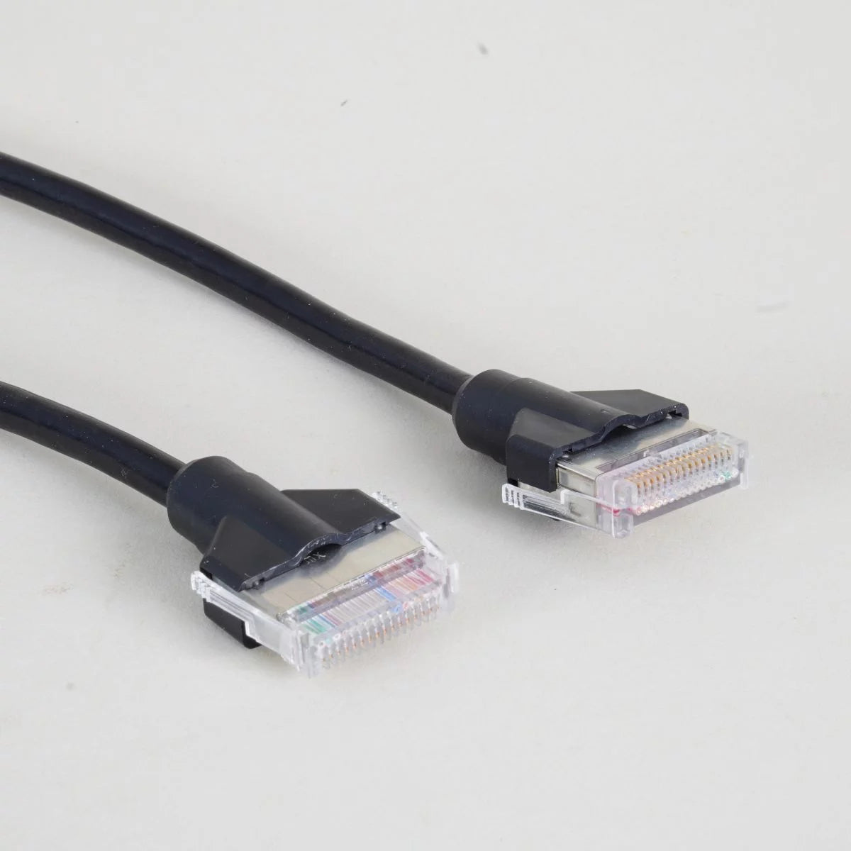Almando Masterlink Cable – Monipuolinen ja luotettava audio-video-järjestelmän jakokaapeli