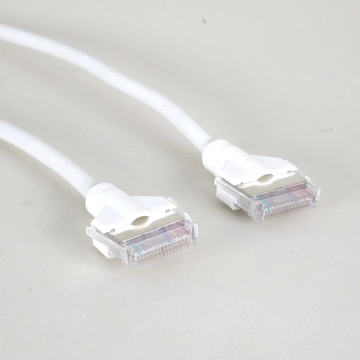 Almando Masterlink Cable – Monipuolinen ja luotettava audio-video-järjestelmän jakokaapeli
