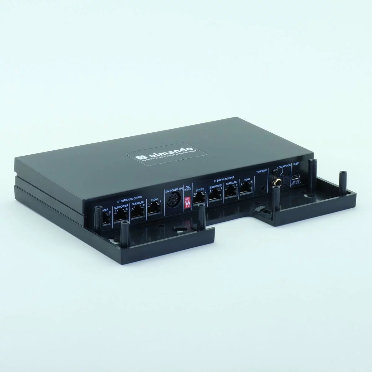 Almando Multiplay Surround Switch III – Älykäs audiovaihdin B&O-kaiutinjärjestelmiin