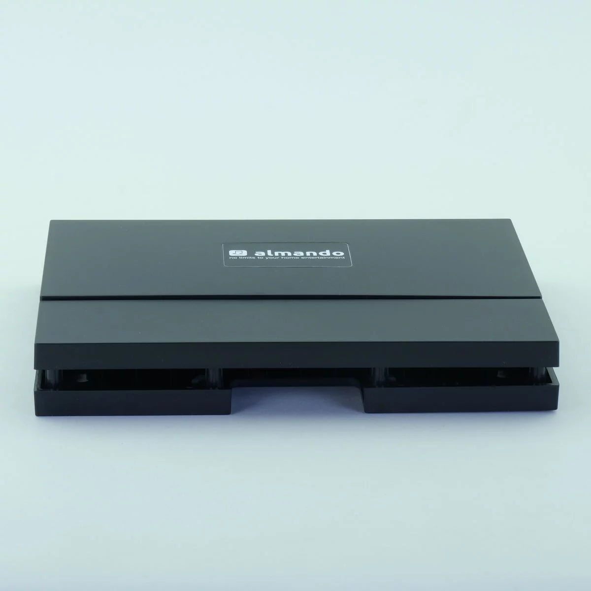 Almando Multiplay Surround Switch III – Älykäs audiovaihdin B&O-kaiutinjärjestelmiin